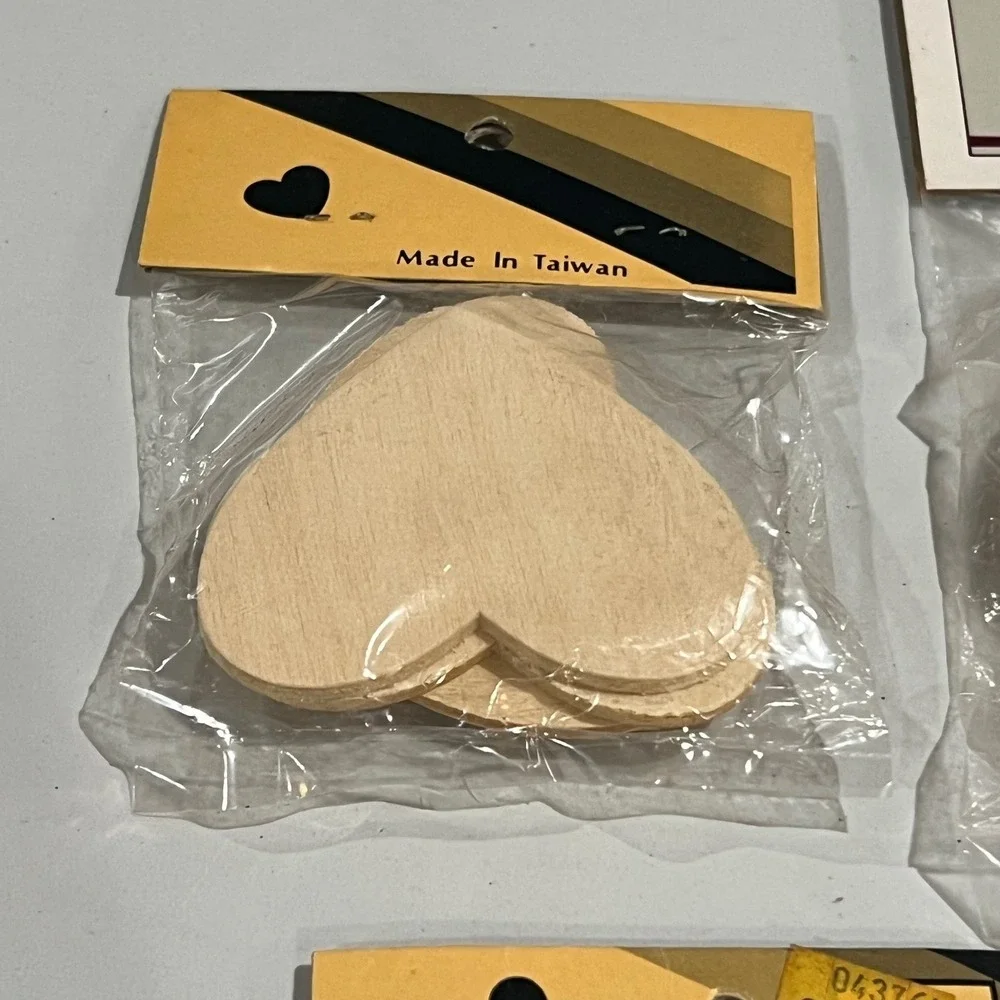 WOODLETS UJ WANG'S Wooden Hearts Craft Pieces Lot of‎ 3 New Sealed